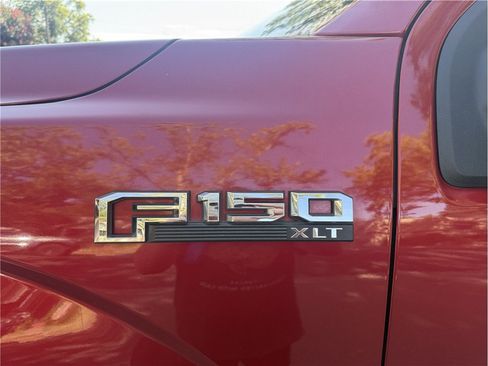 Used 2015 Ford F150 XLT w/ Equipment Group 302A Luxury AWD/4WD image 9