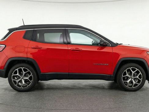 Used 2025 Jeep Compass Limited AWD/4WD image 11