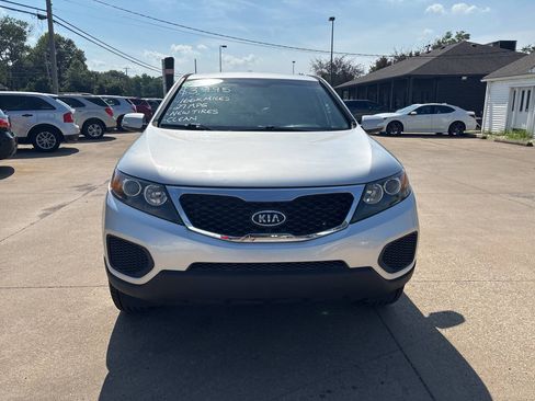 Used 2011 Kia Sorento 2WD w/ Convenience Pkg image 3