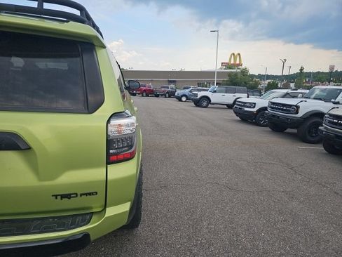 Used 2022 Toyota 4Runner TRD Pro AWD/4WD image 8