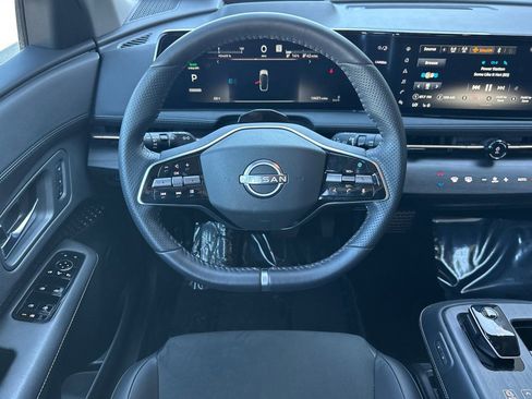 Used 2023 Nissan Ariya FWD image 17