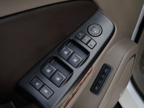 Used 2016 Chevrolet Suburban LTZ AWD/4WD image 19