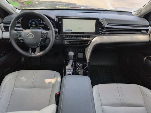 Used 2025 Toyota Camry XLE w/ Premium Plus Package FWD image 29