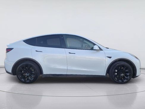 Used 2023 Tesla Model Y AWD image 6