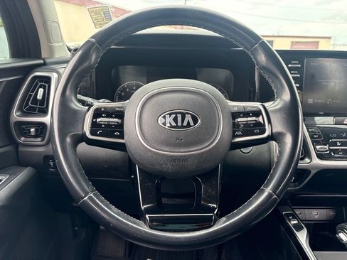 Used 2021 Kia Sorento S w/ Panoramic Sunroof Package AWD/4WD image 18