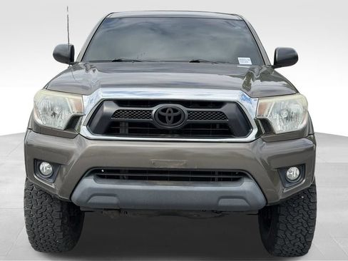 Used 2015 Toyota Tacoma 4x4 Double Cab w/ TRD Off-Road Package image 2