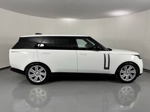 Used 2023 Land Rover Range Rover Long Wheelbase SE AWD/4WD image 4