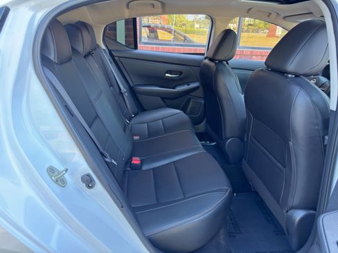 Used 2020 Nissan Sentra SR w/ Premium Package image 35