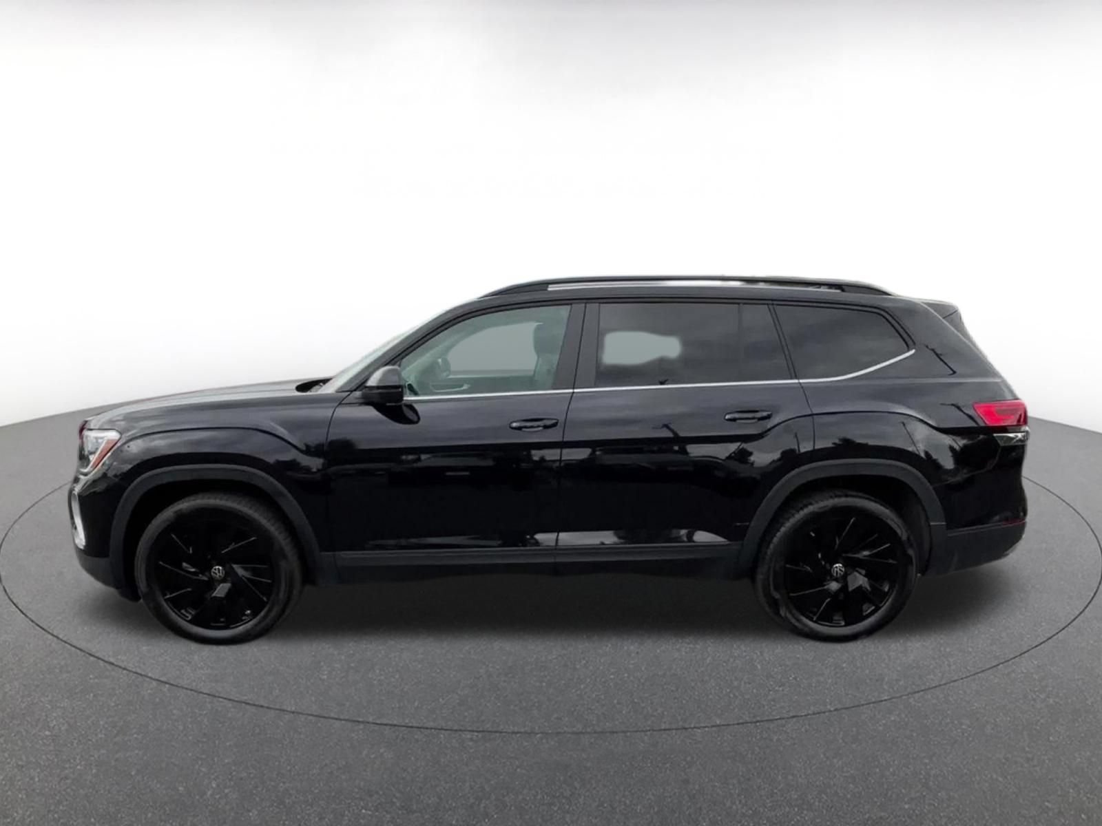 Used 2026 Volkswagen Atlas SE FWD image 8