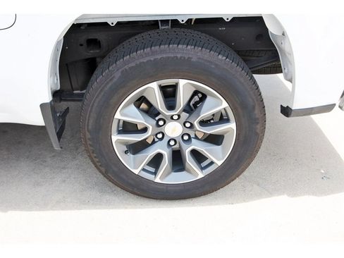 Used 2025 Chevrolet Silverado 1500 LT RWD image 10