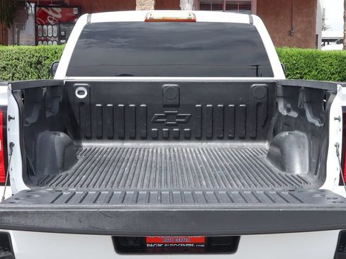 Used 2018 Chevrolet Silverado 1500 LT w/ All Star Edition AWD/4WD image 8