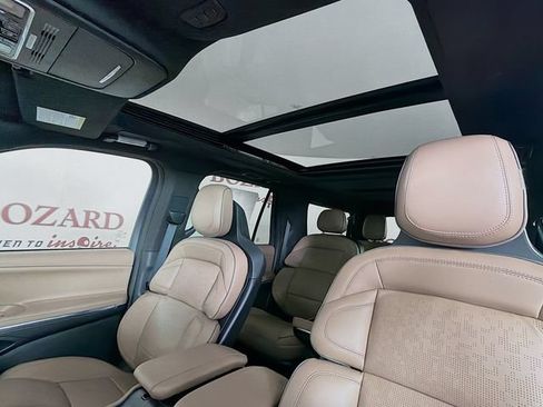 New 2026 Lincoln Navigator L Black Label AWD/4WD image 23