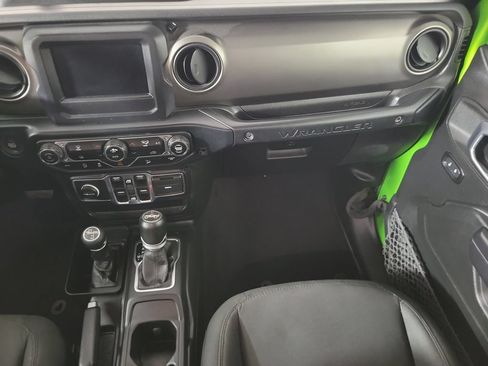 Used 2019 Jeep Wrangler Unlimited Sport S AWD/4WD image 12