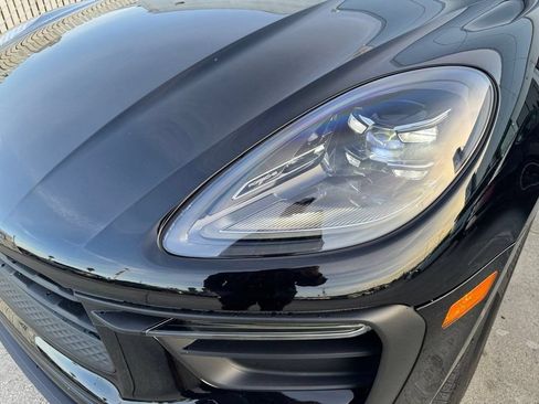 Used 2022 Porsche Macan AWD/4WD image 32