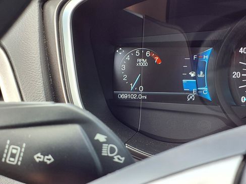 Used 2020 Ford Fusion SE FWD image 16