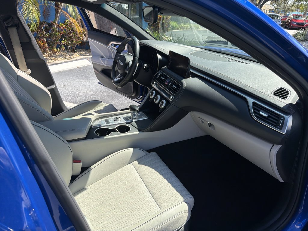 Used 2022 Genesis G70 3.3T RWD image 33