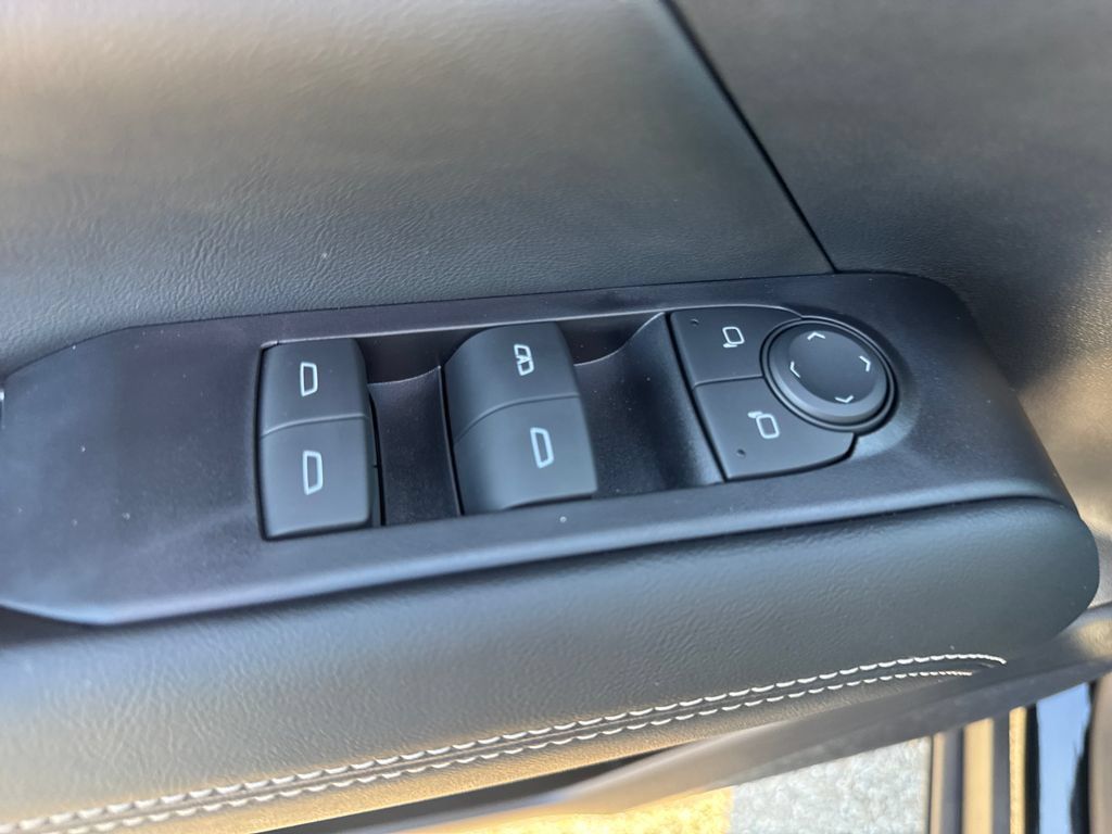 New 2027 GMC Terrain Elevation w/ Elevation Premium Package FWD image 17