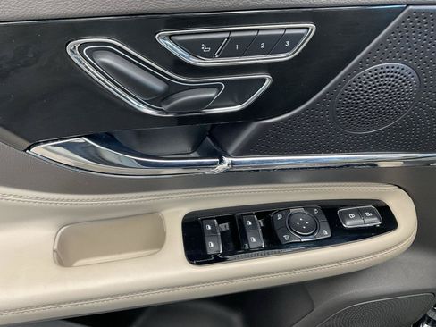 Used 2023 Lincoln Corsair AWD image 23