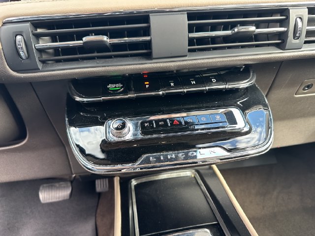 Used 2023 Lincoln Corsair AWD w/ Equipment Group 101A image 24