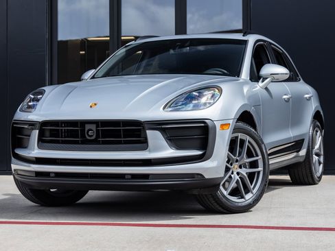 Certified 2025 Porsche Macan image 1
