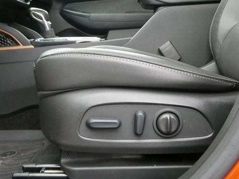 Used 2023 Chevrolet TrailBlazer ACTIV w/ Sun and Liftgate Package image 7