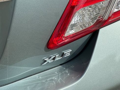 Used 2011 Toyota Camry XLE FWD image 30