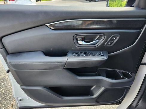 Used 2025 Honda Pilot Elite image 37