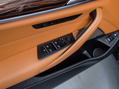 Used 2022 BMW 530e w/ Premium Package image 43