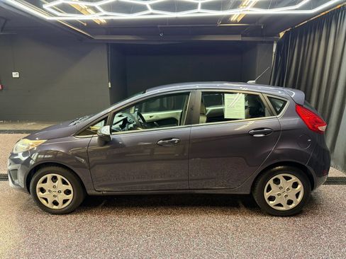 Used 2013 Ford Fiesta S w/ Convenience Pkg FWD image 5