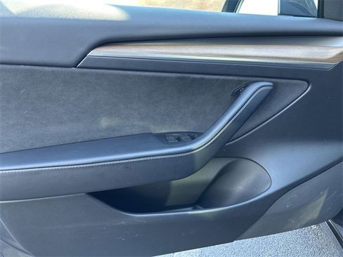 Used 2023 Tesla Model 3 Standard Range image 17