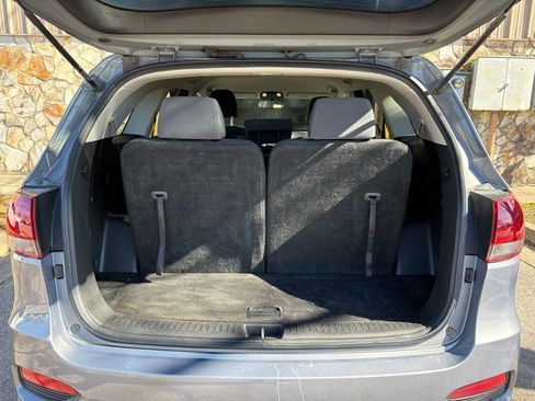 Used 2019 Kia Sorento L image 13