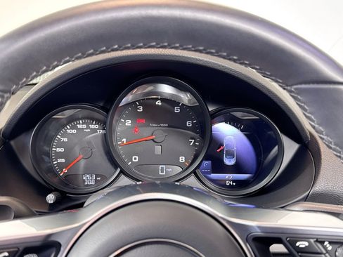 Used 2025 Porsche 718 Boxster w/ Premium Package RWD image 15
