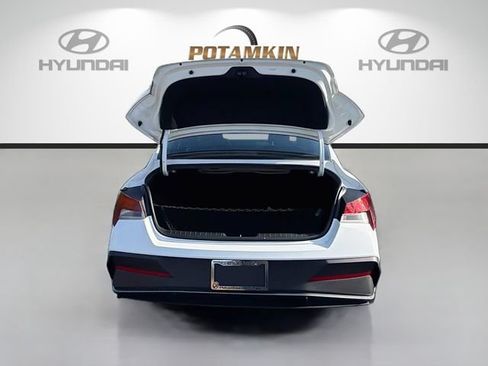 Certified 2025 Hyundai Elantra Sport FWD image 24