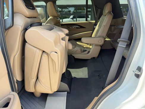Used 2019 Cadillac Escalade Platinum image 41
