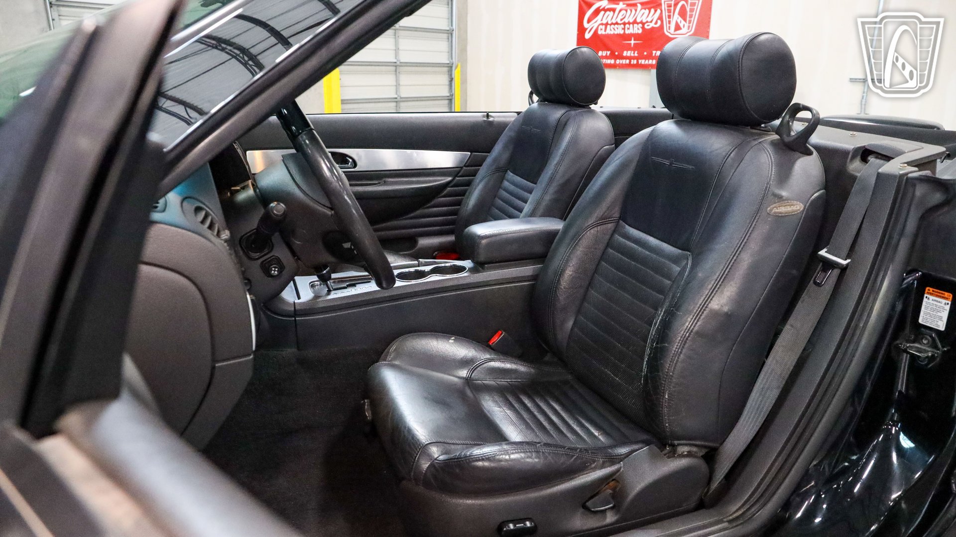 Used 2002 Ford Thunderbird RWD image 12