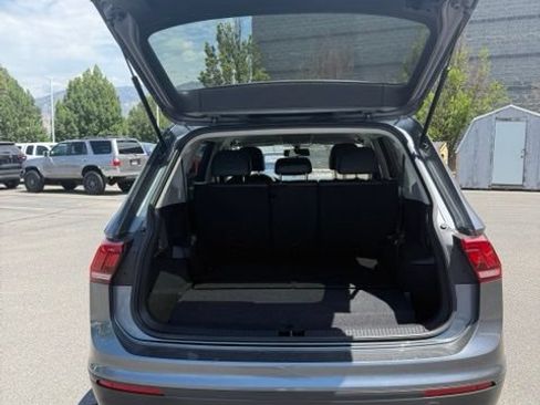 Used 2019 Volkswagen Tiguan SE w/ 3rd Row Seat Package AWD/4WD image 9