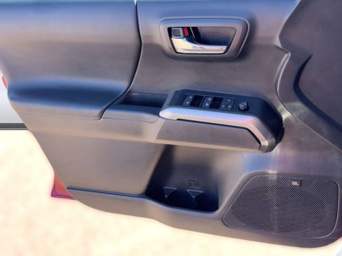 Used 2023 Toyota Tacoma Limited image 11