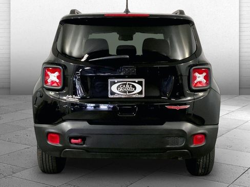 Used 2023 Jeep Renegade Trailhawk AWD/4WD image 3