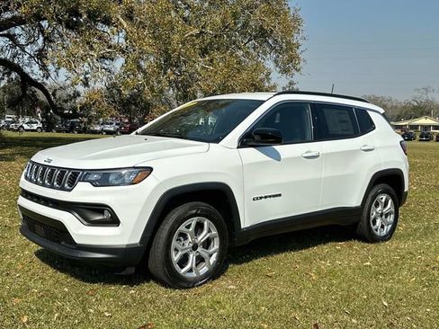 New 2025 Jeep Compass Latitude image 37