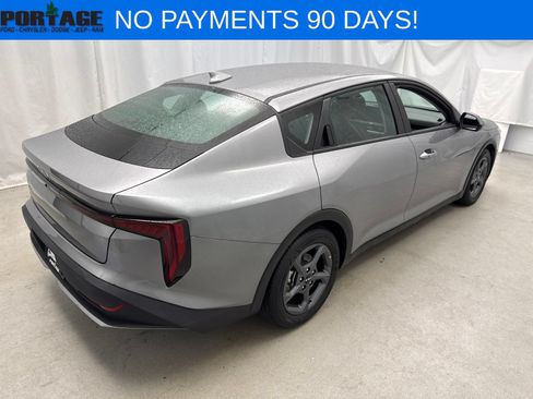 Used 2025 Kia K4 FWD image 2