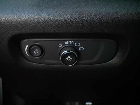 Used 2023 Chevrolet Traverse LT w/ Midnight/Sport Edition image 26