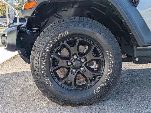 Used 2022 Jeep Wrangler Unlimited Sport AWD/4WD image 12