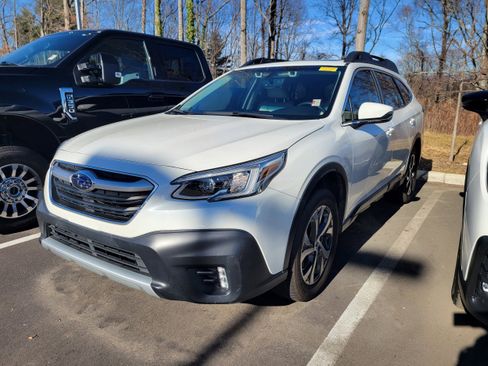 Certified 2021 Subaru Outback Limited image 3