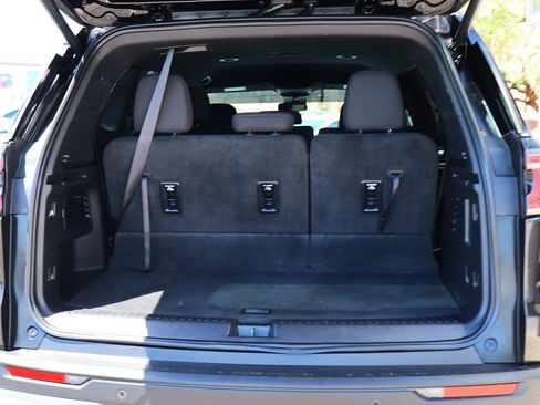 Used 2025 GMC Acadia Elevation FWD image 25