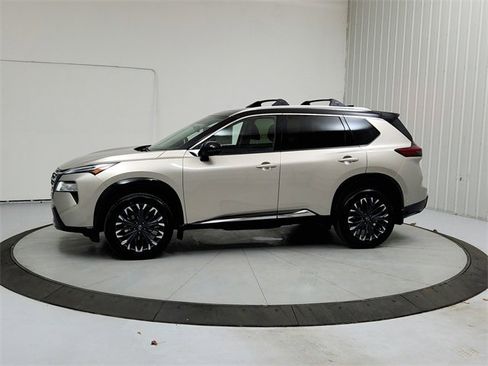 New 2026 Nissan Rogue Platinum image 4