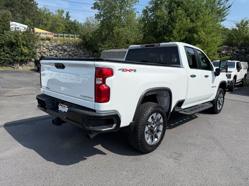 Used 2023 Chevrolet Silverado 2500 Custom w/ Custom Value Package AWD/4WD image 5