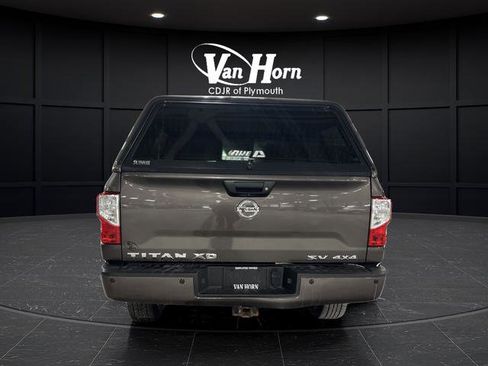 Used 2017 Nissan Titan SV image 13