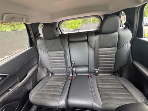 New 2025 Mitsubishi Outlander SE image 33