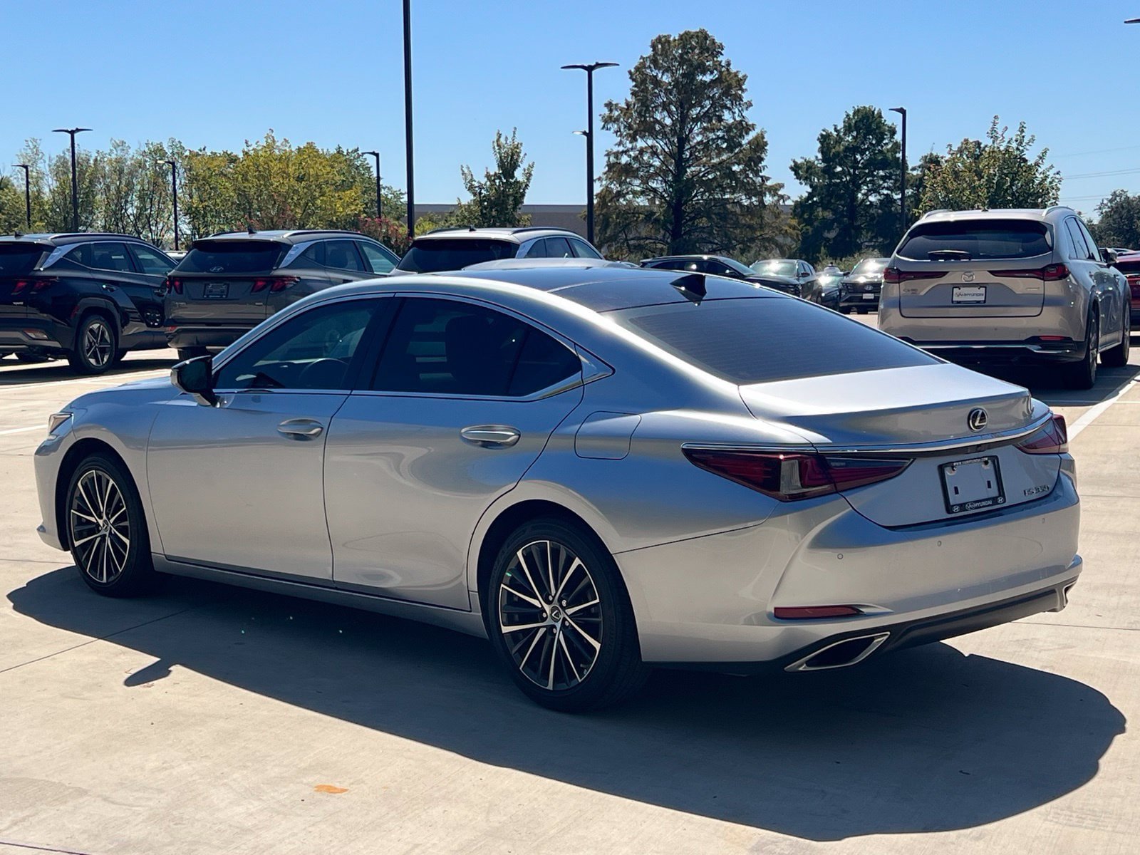 Used 2022 Lexus ES 350 w/ Premium Package FWD image 9