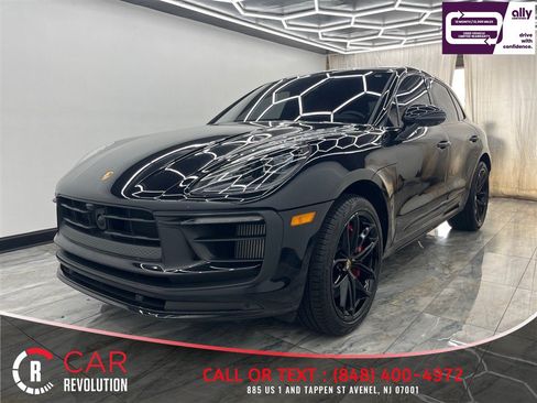 Used 2024 Porsche Macan GTS AWD/4WD image 4